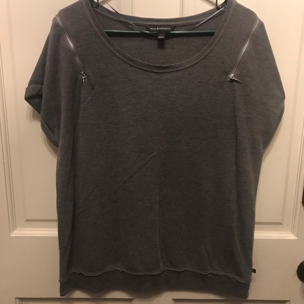 Cute top with accent Zippers